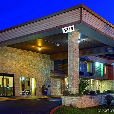 La Quinta By Wyndham Portland Nw Hotell Exteriör bild