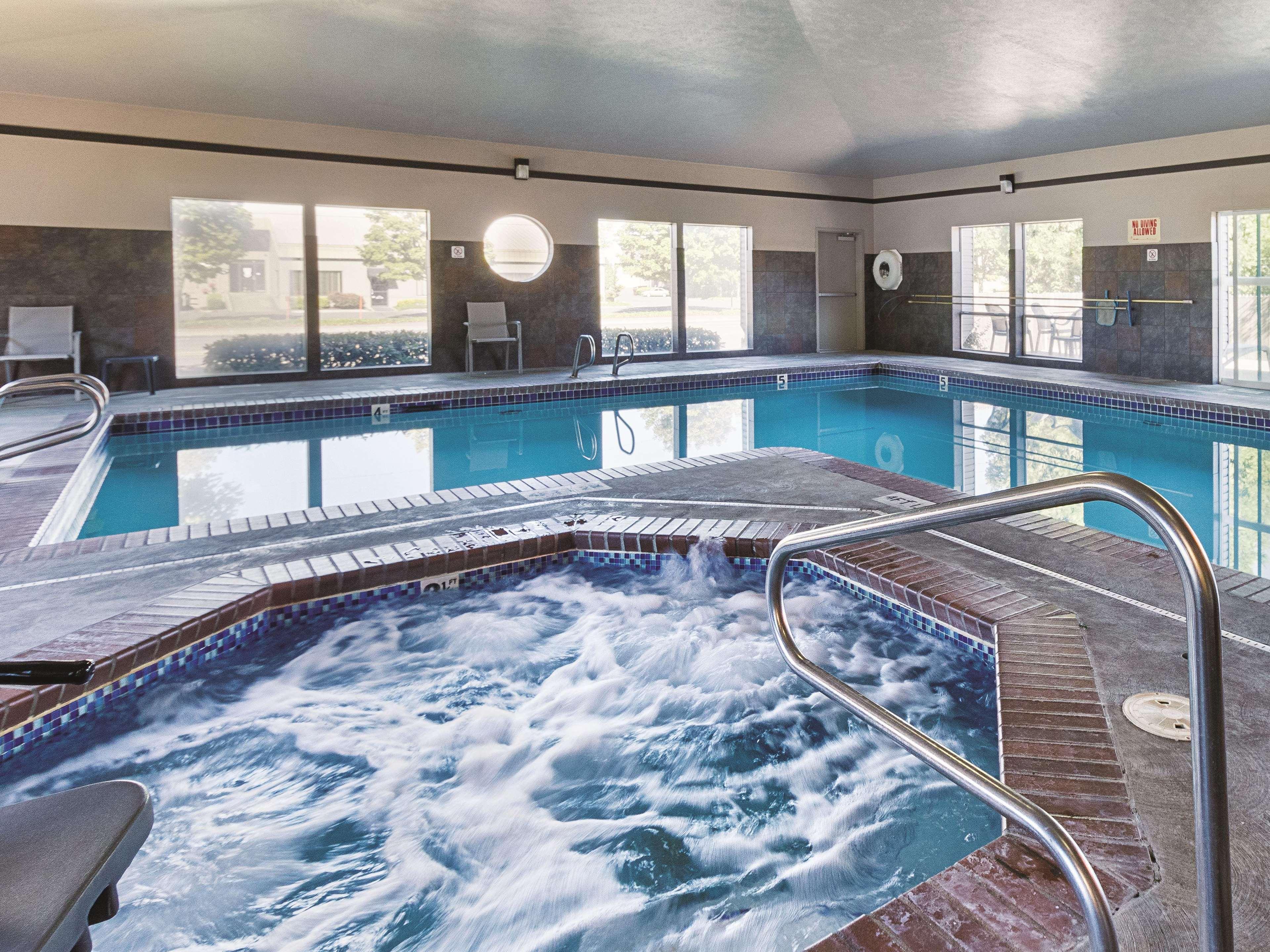 La Quinta By Wyndham Portland Nw Hotell Exteriör bild