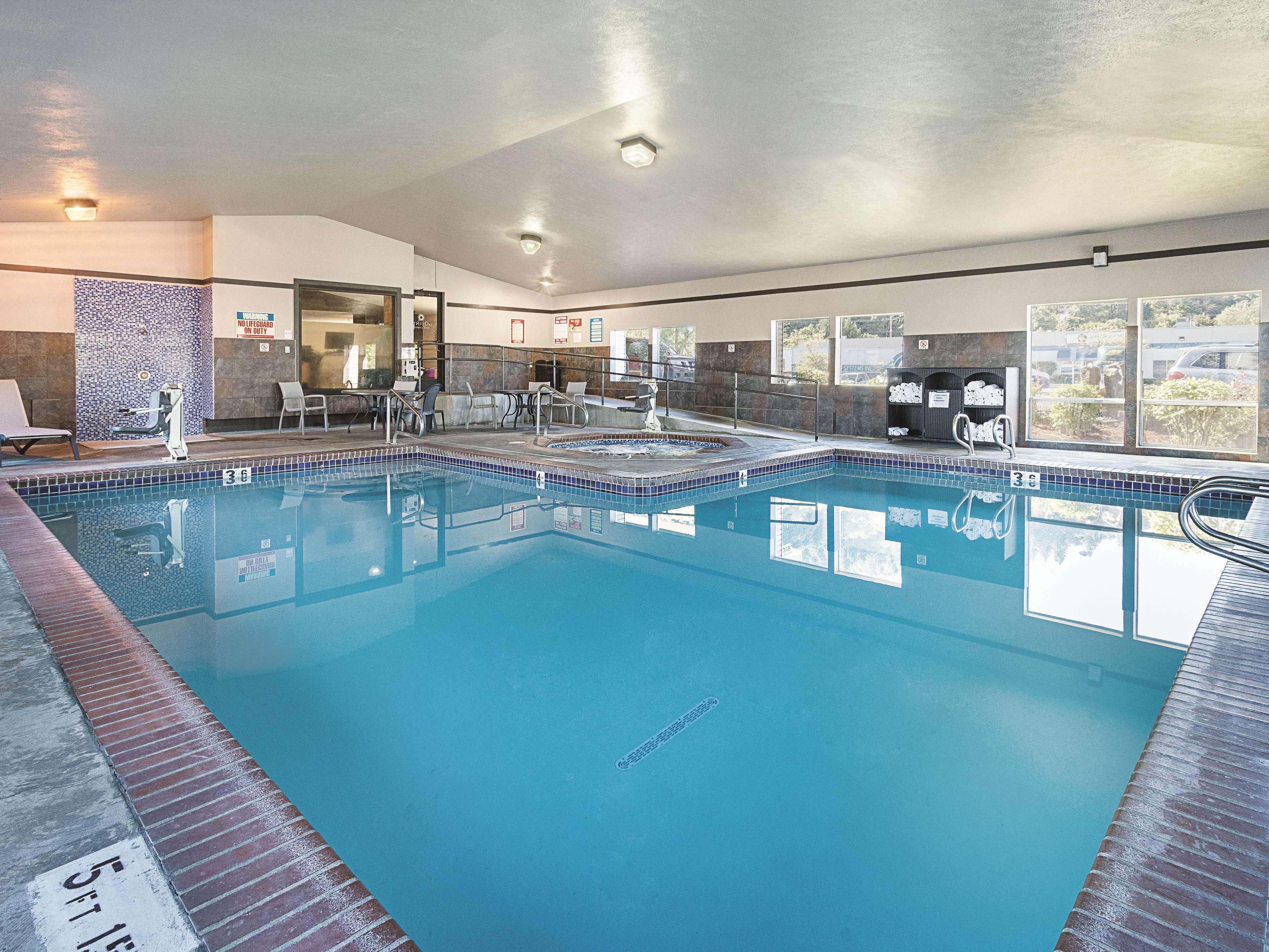La Quinta By Wyndham Portland Nw Hotell Exteriör bild