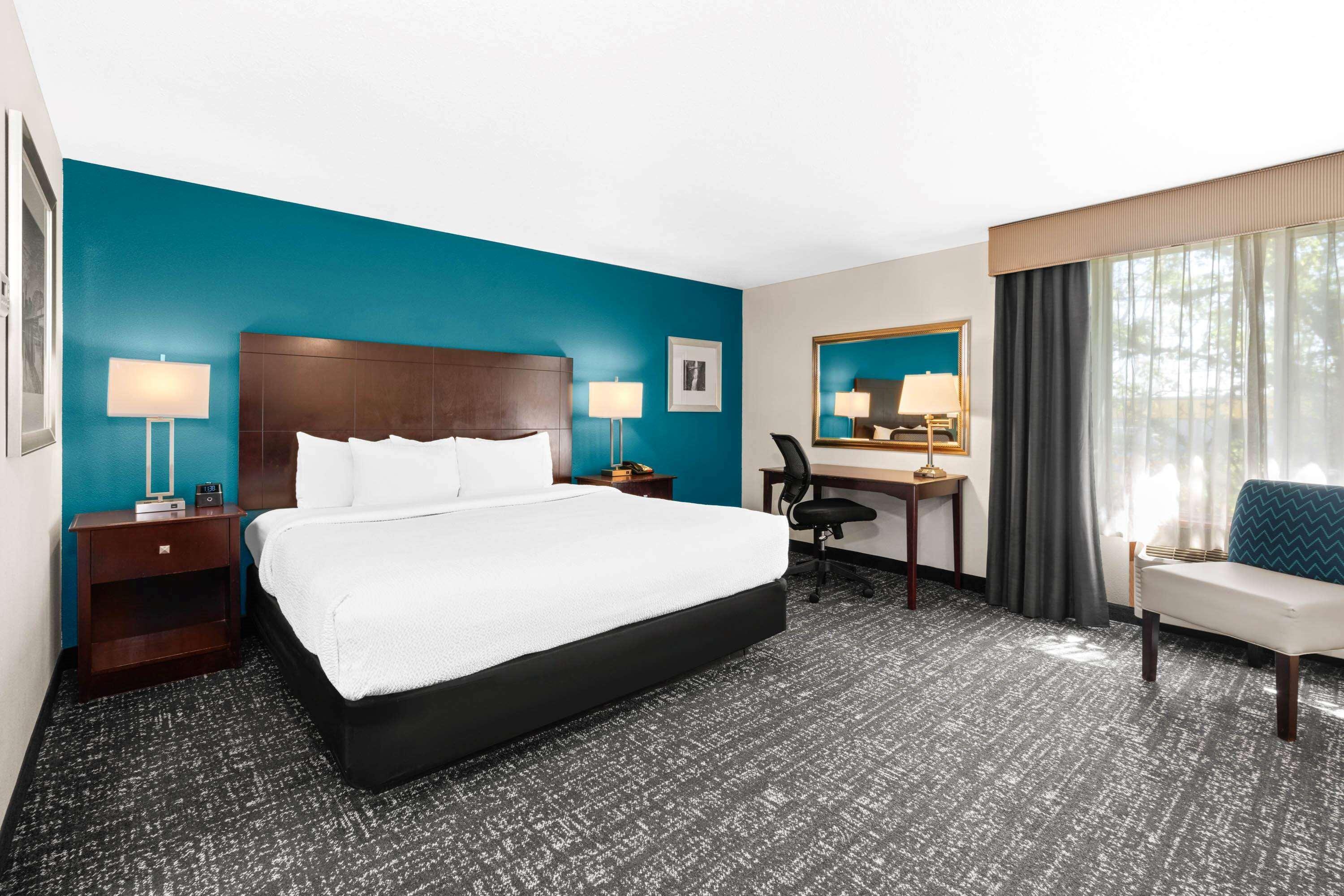 La Quinta By Wyndham Portland Nw Hotell Exteriör bild